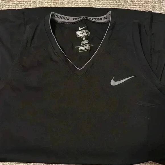 Nike tees sleeveless size medium. - Picture 3 of 4